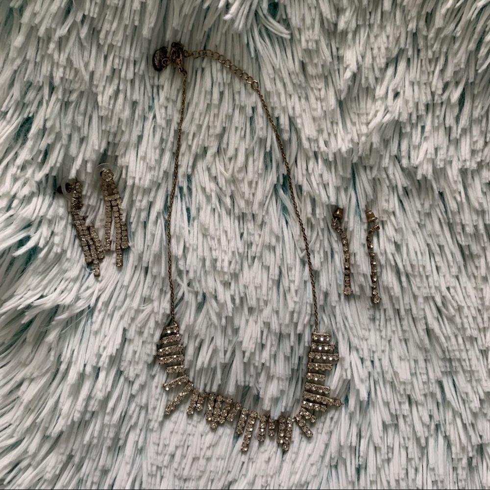 ✨NECKLACE AND EARRINGS SET✨